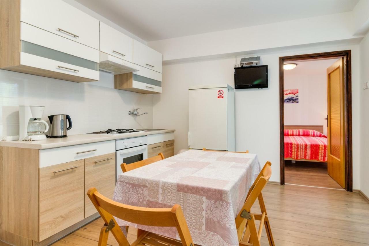 Apartments Perka Near Beach Пула Екстериор снимка
