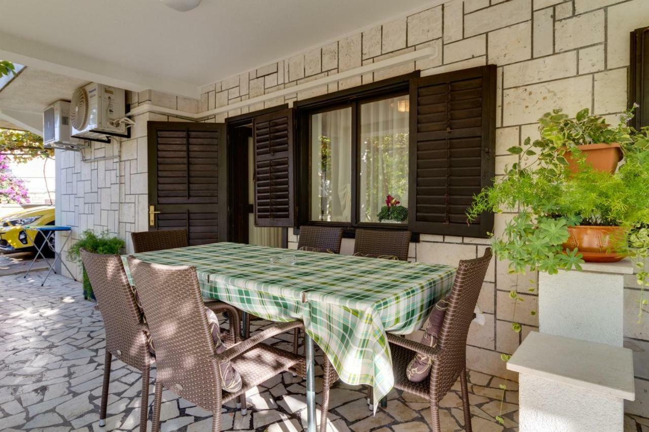 Apartments Perka Near Beach Пула Екстериор снимка