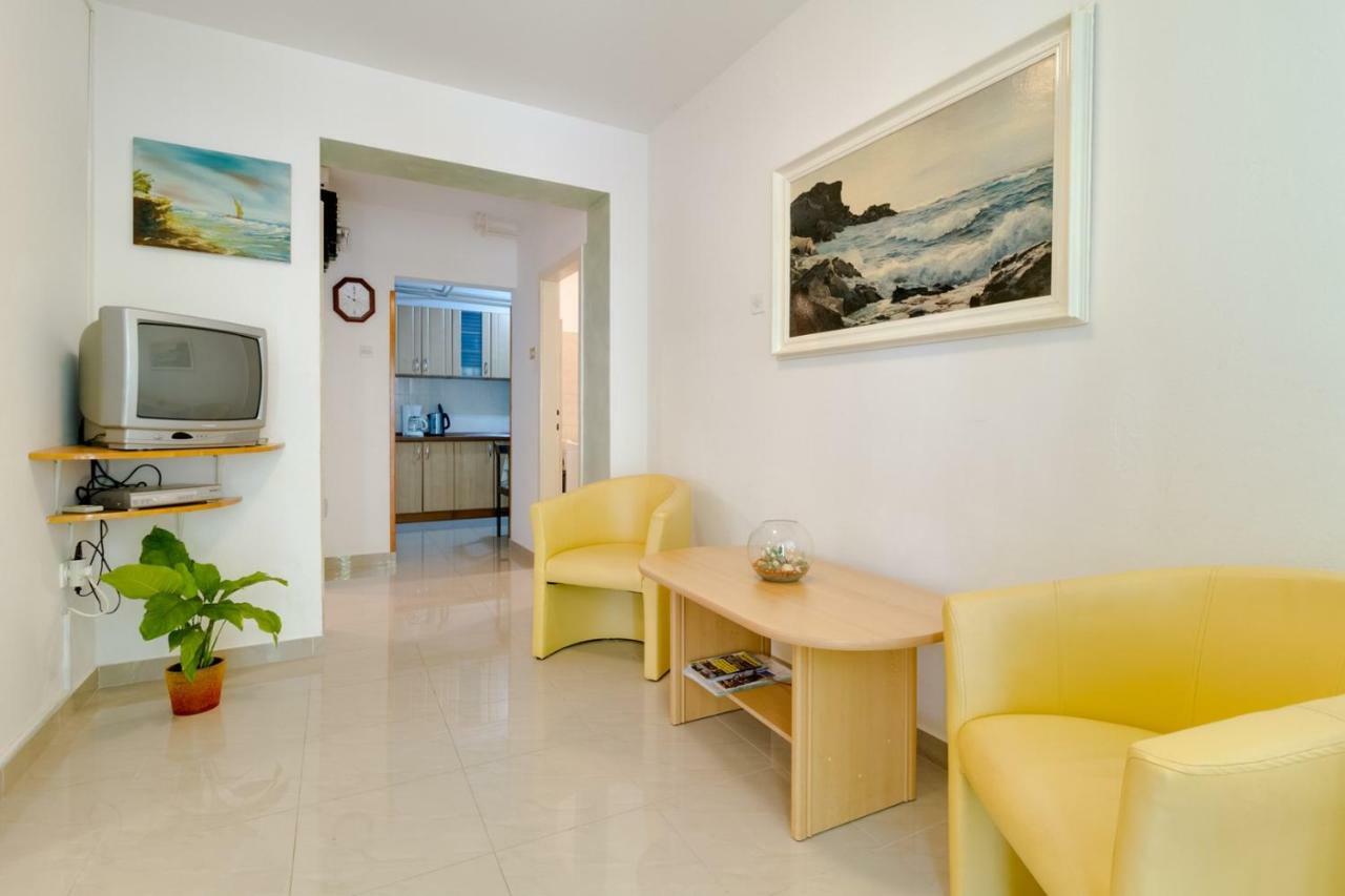 Apartments Perka Near Beach Пула Екстериор снимка