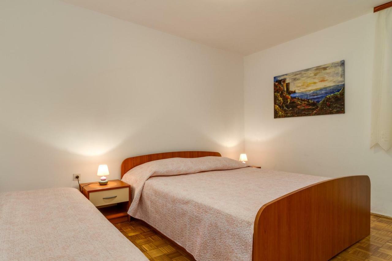 Apartments Perka Near Beach Пула Екстериор снимка