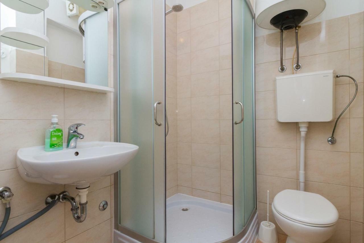 Apartments Perka Near Beach Пула Екстериор снимка
