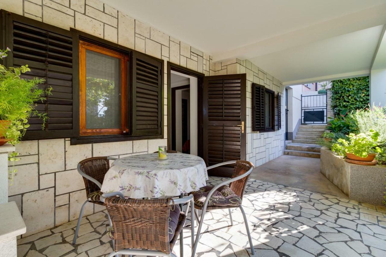 Apartments Perka Near Beach Пула Екстериор снимка