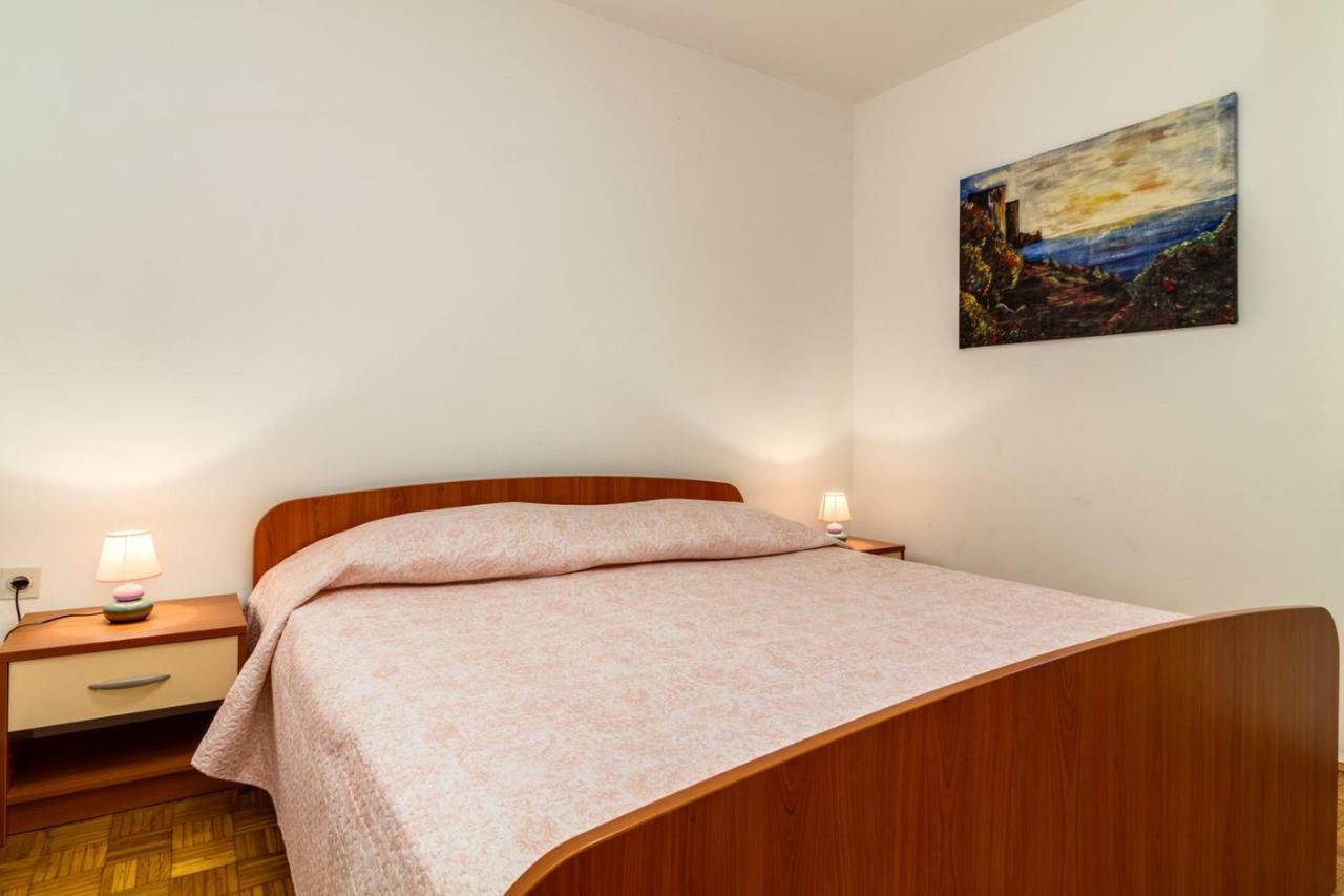 Apartments Perka Near Beach Пула Екстериор снимка