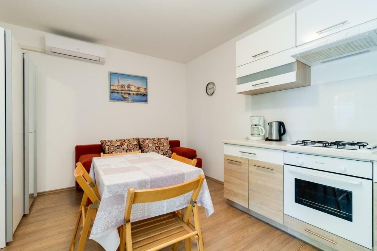 Apartments Perka Near Beach Пула Екстериор снимка