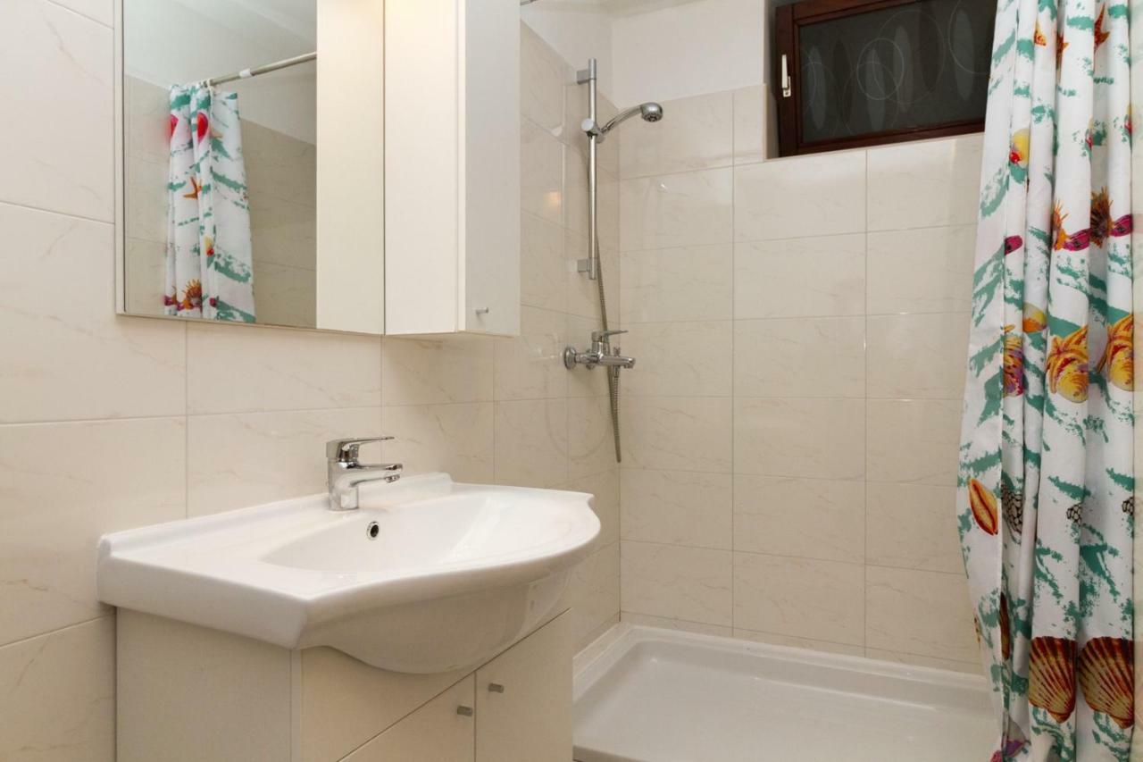 Apartments Perka Near Beach Пула Екстериор снимка